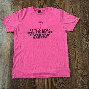 Gildan Softstyle hot pink graphic espresso tee medium